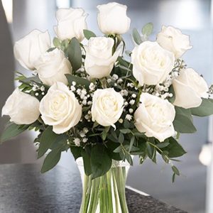 Florero de 12 Rosas Blancas