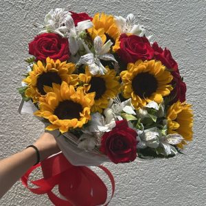Rosa y Girasoles
